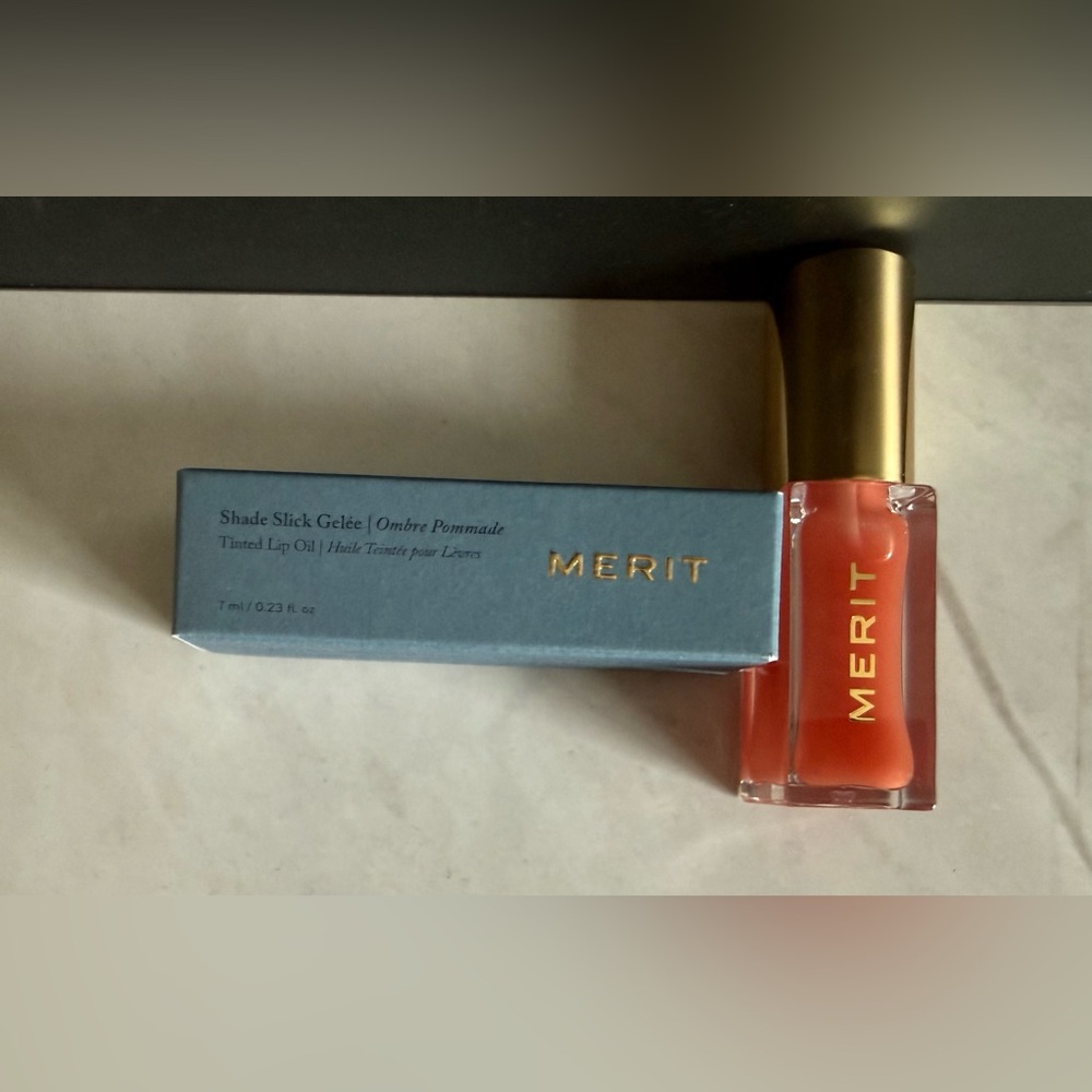 MERIT-Shade Slick Hydrating Tinted Lip Oil-Jete’
New